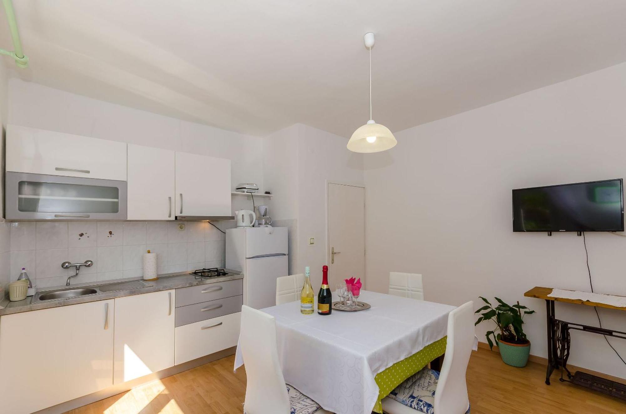 Apartments Jakov Jelsa  Bagian luar foto