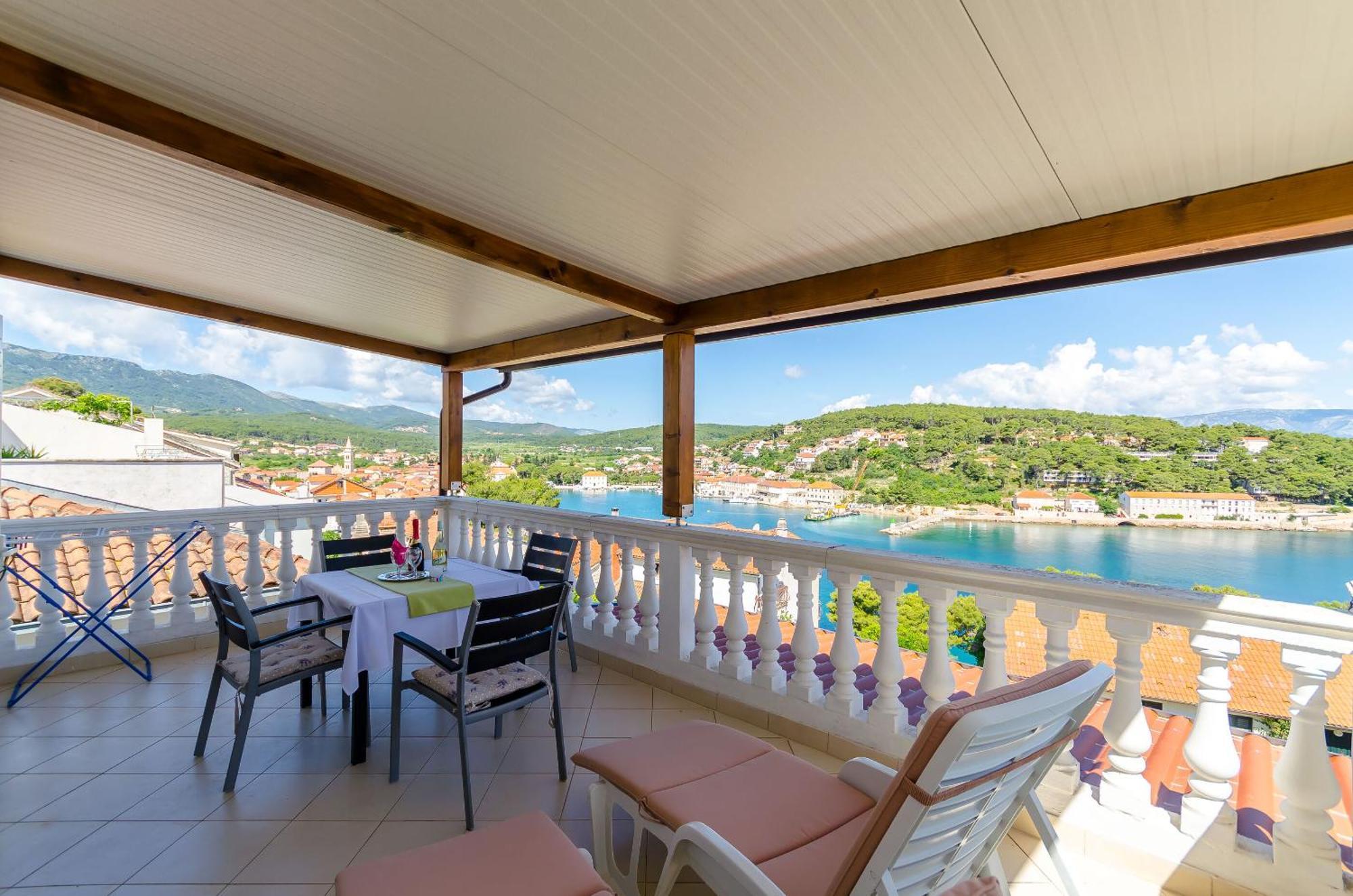 Apartments Jakov Jelsa  Bagian luar foto